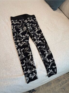Koral Black & Gray Camo Leggings
